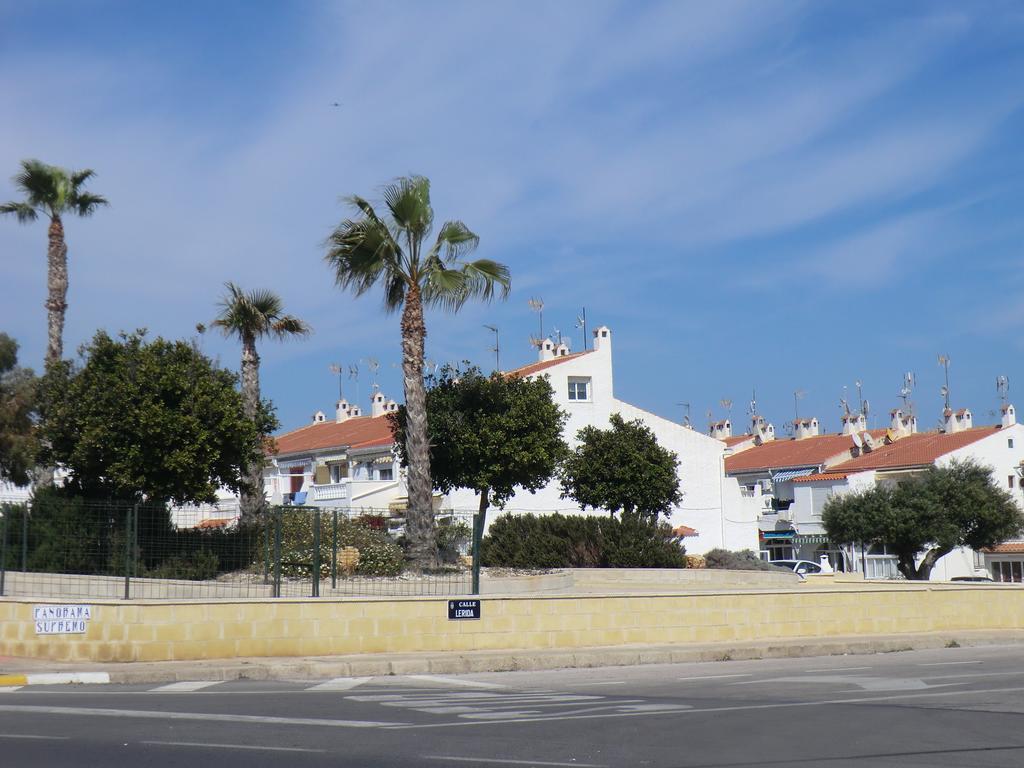 Casas Holiday - Playa La Mata 1トレビエハ エクステリア 写真